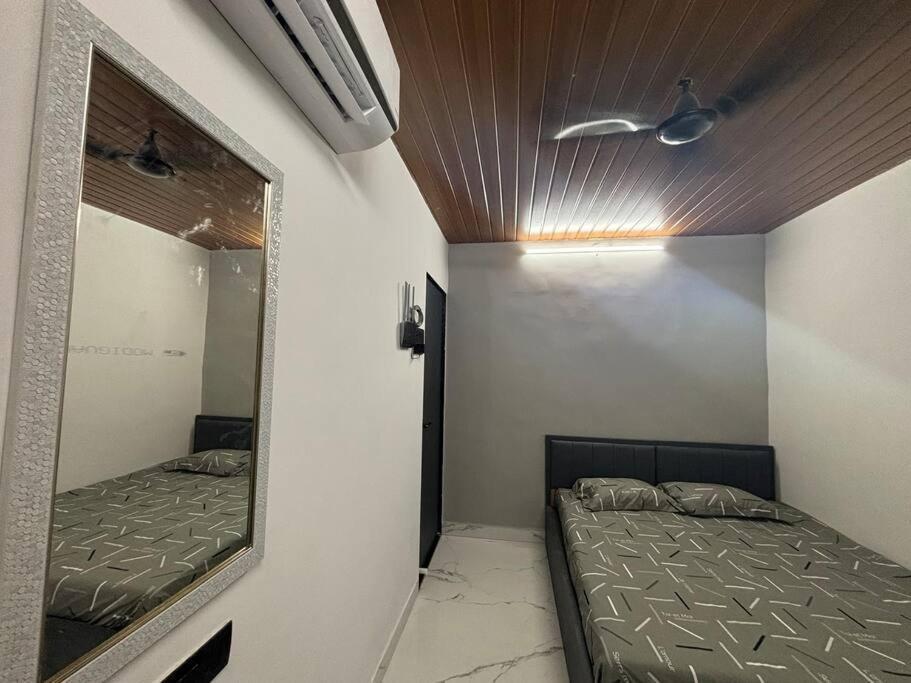 #4 Ensuite Cozy Place - Hub Of